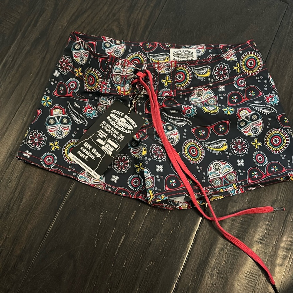 NWT- Board Shots(size 8) with adjustable waistband.